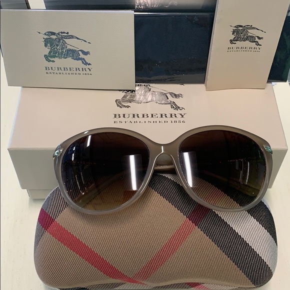 Authentic Burberry Sunglasses - Picture 1 of 4